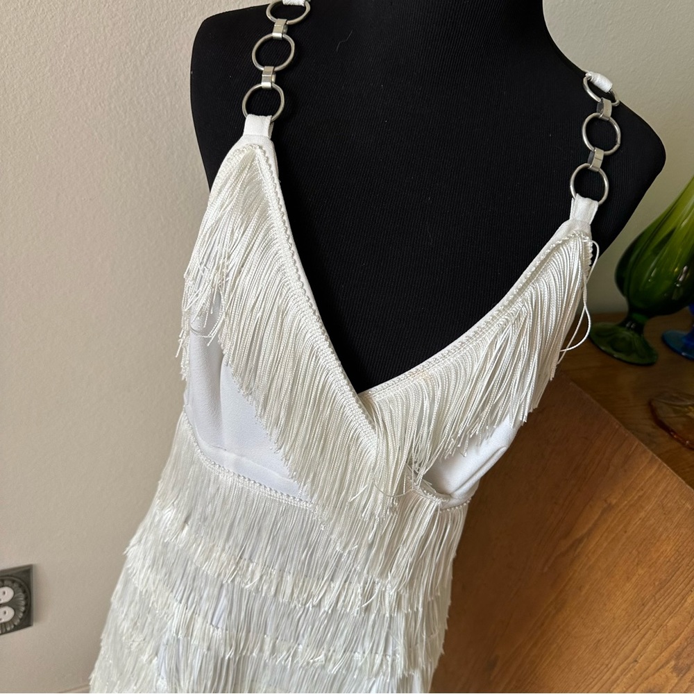 Super fun and sexy white all over fringe 60s or Gatsby dress costume - Picture 3 of 9